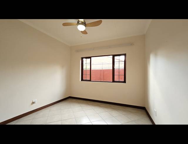 2 BEDROOM HOUSE RENTED IN MORELETA PARK